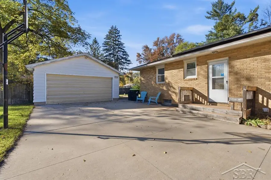 715 Smith, Midland, MI 48640 - #2
