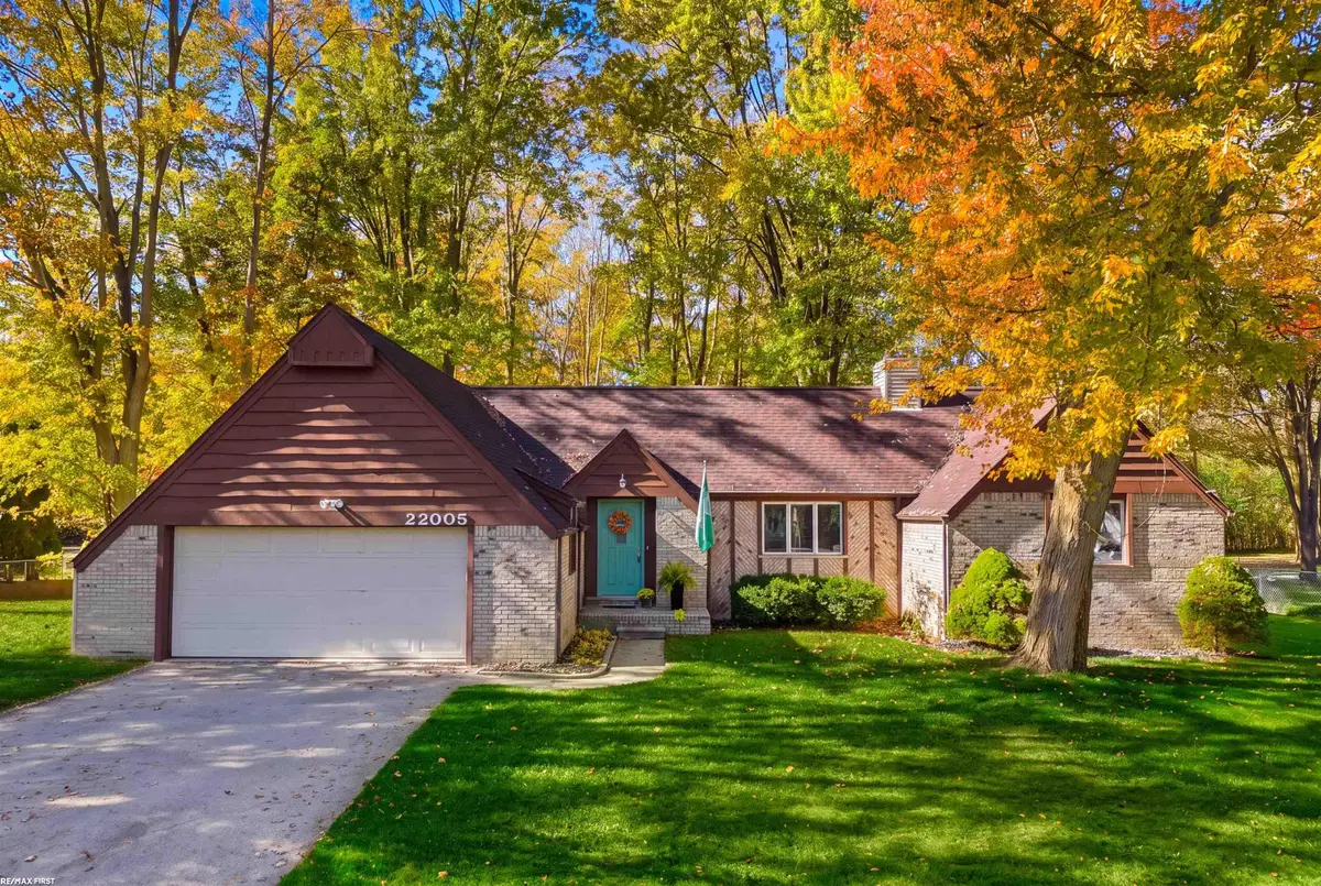 22005 Cass, Farmington Hills, MI 48335 - #1