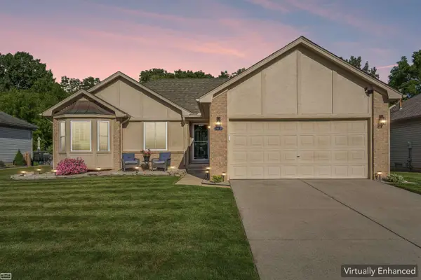 46671 Oak Pointe, Macomb, MI 48042