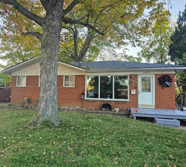 23835 Panama, Warren, MI 48091