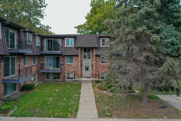 310 Riviera, Saint Clair Shores, MI 48080