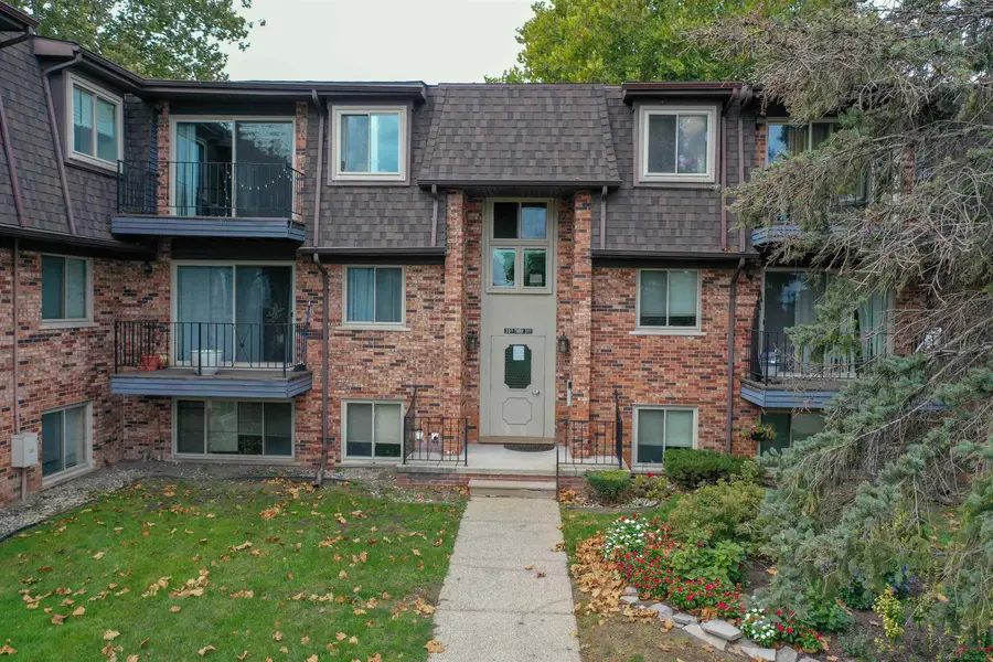 310 Riviera, Saint Clair Shores, MI 48080 - #2