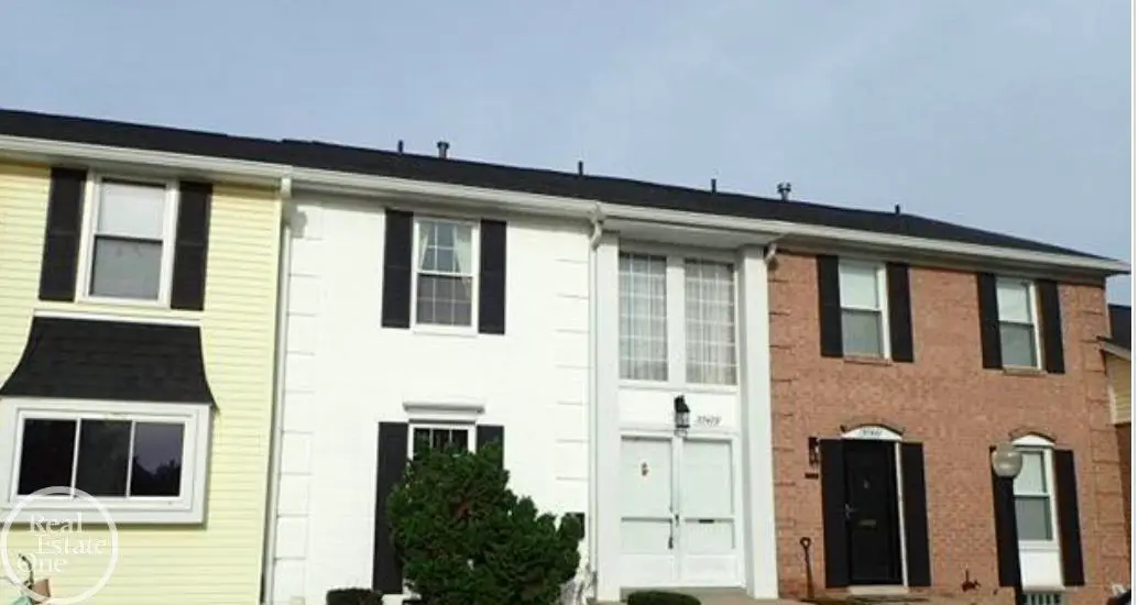 37479 Charter Oaks, Clinton Township, MI 48036 - #1