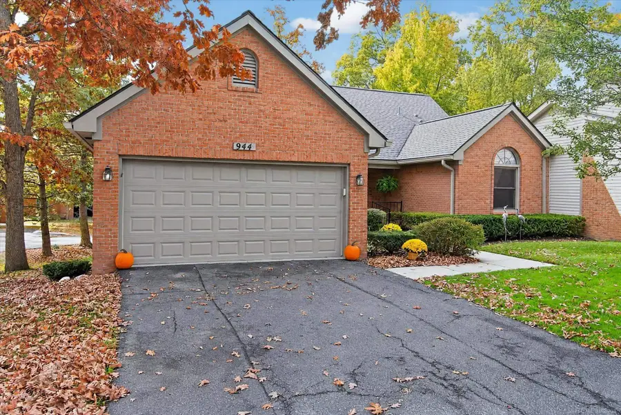 944 Woodridge Hills, Brighton, MI 48116 - #3