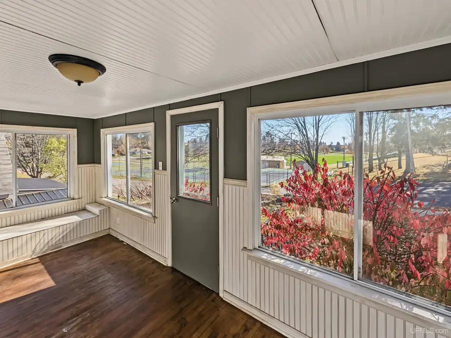 303 Evergreen, Iron River, MI 49935 - #2