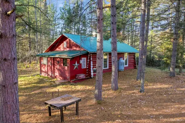 13975 Us Highway 2, Rapid River, MI 49878