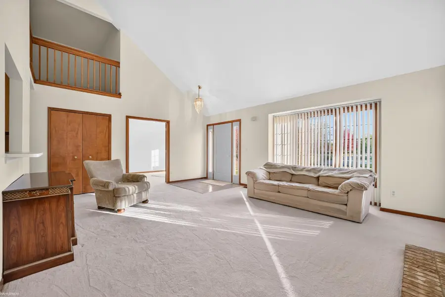 54325 Cambridge, Shelby, MI 48315 - #3