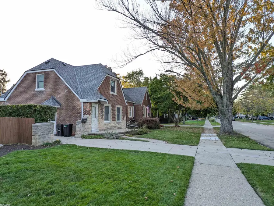 20412 Elkhart, Harper Woods, MI 48225 - #3