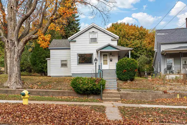 834 W Bluff, Marquette, MI 49855