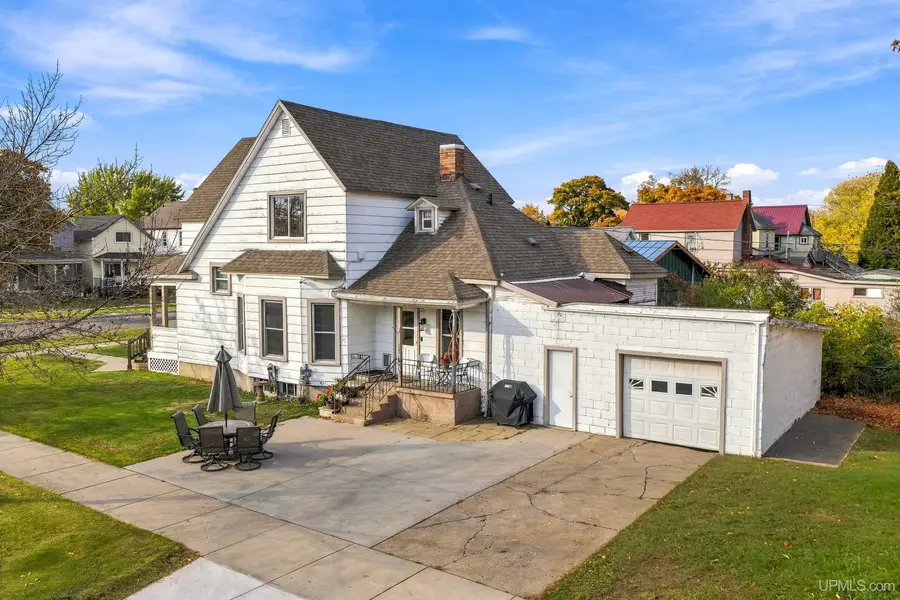 302 N 12th, Escanaba, MI 49829 - #3