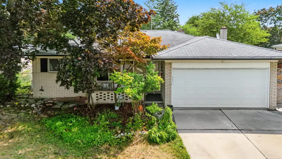 30316 Austin, Warren, MI 48092 - #2