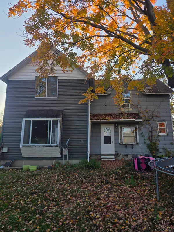 516 S Grover, Alma, MI 48801