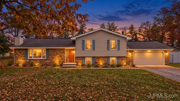 7511 Lake Bluff 19.4, Gladstone, MI 49837