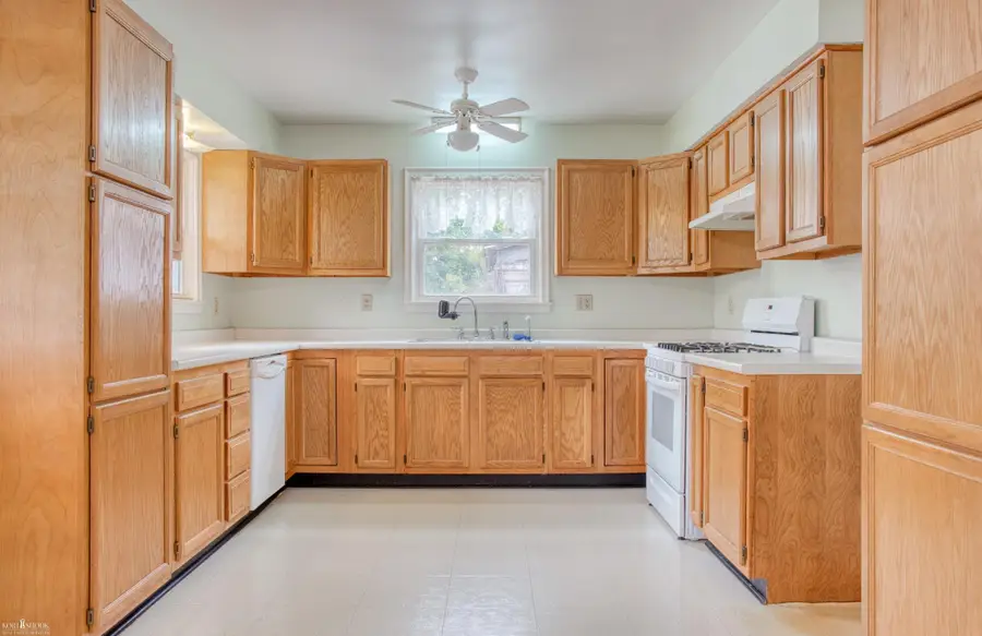 205 S Oak, Owosso, MI 48867 - #2