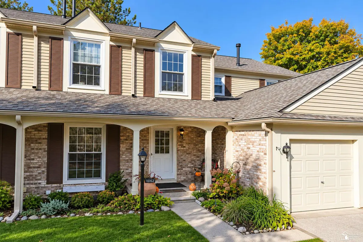 1062 Paint Creek, Rochester Hills, MI 48306 - #1