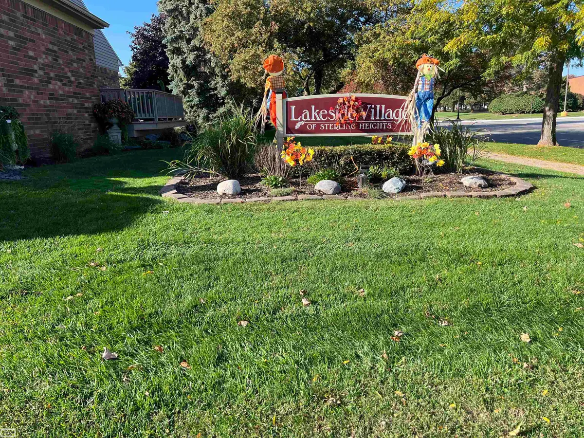 43642 Lakeview, Sterling Heights, MI 48313 - #1