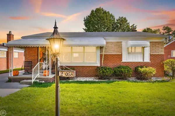 26058 La Salle, Roseville, MI 48066