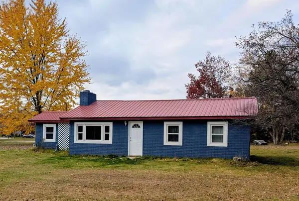 10116 Old State, Farwell, MI 48622