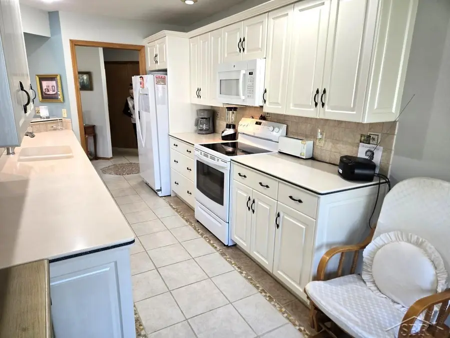 5601 Spring Knoll, Bay City, MI 48706 - #3