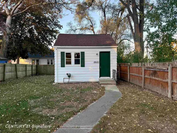 2621 S Niagara, Saginaw, MI 48602