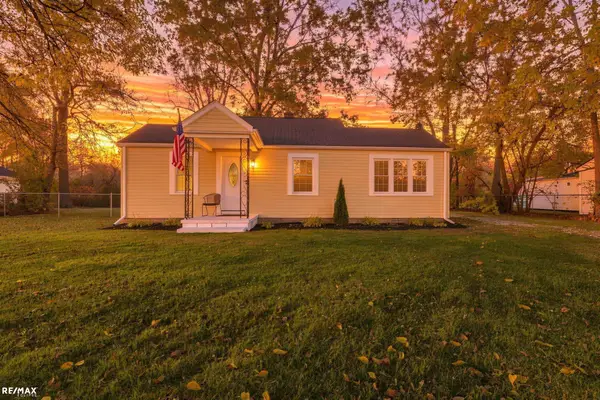 190 W Spencer, Belleville, MI 48111