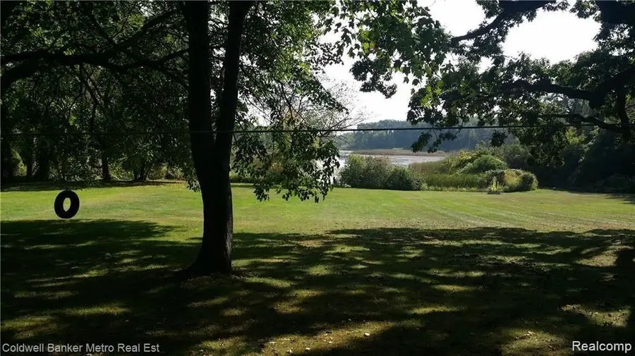 6741 Highland, Waterford, MI  - Image #2