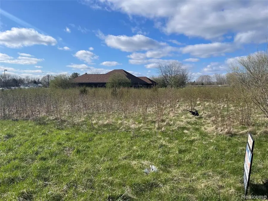 000 Walli Strasse, Burton, MI 48509 - Image #2