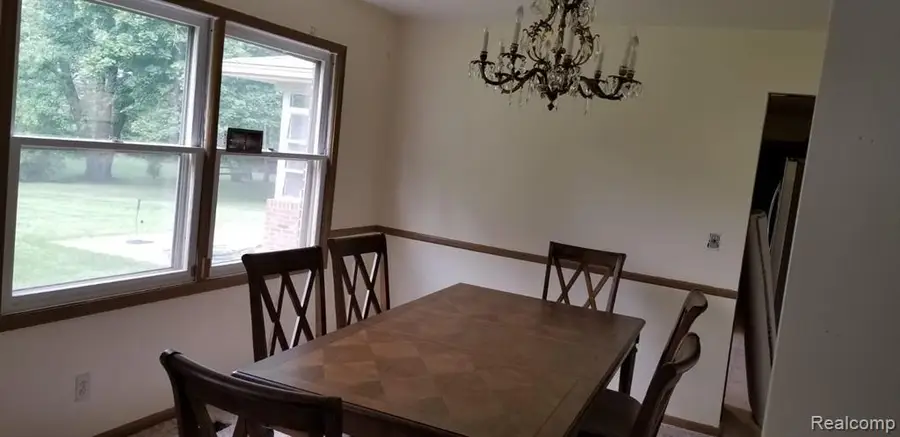 6186 Kings Crown, Grand Blanc, MI  - #2