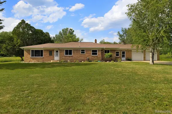 2145 E Cody Estey, Pinconning, MI 