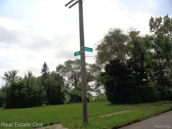 2881 17th, Detroit, MI 48216