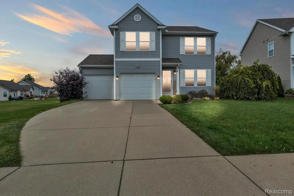 335 Sunbury, Howell, MI  - Image #1