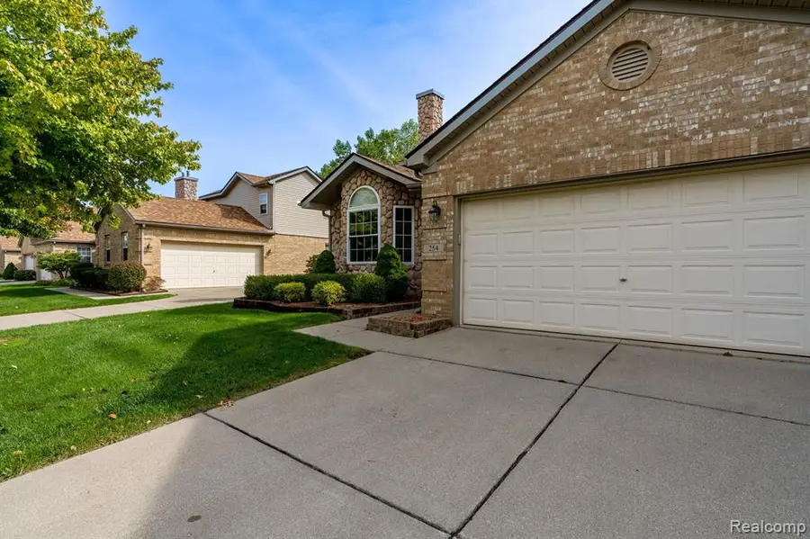 254 Cherry Hill Pointe, Canton, MI  - Image #3