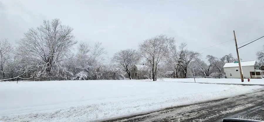 3997 17th, Detroit, MI 48208 - #2