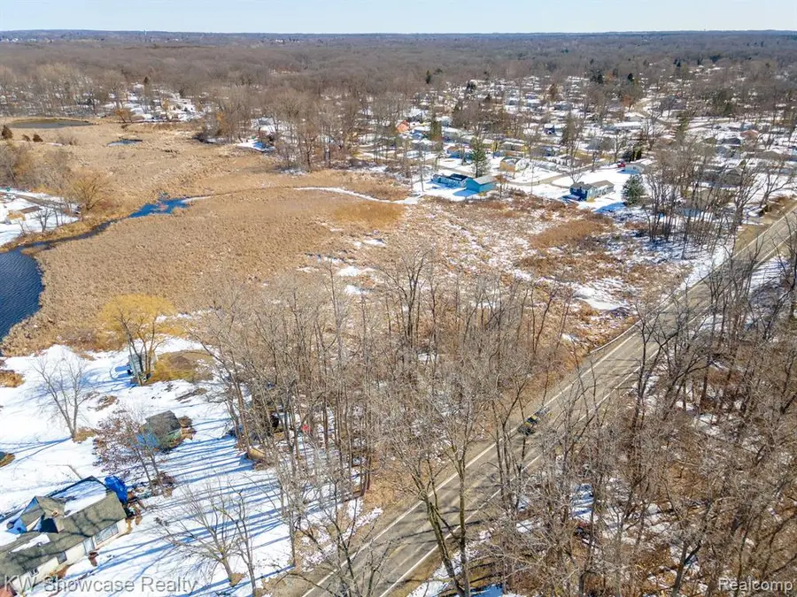Vacant Carroll Lake, Commerce Township, MI  - Image #2