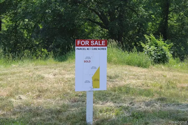 2722 Twin Oaks, Milford, MI 48381