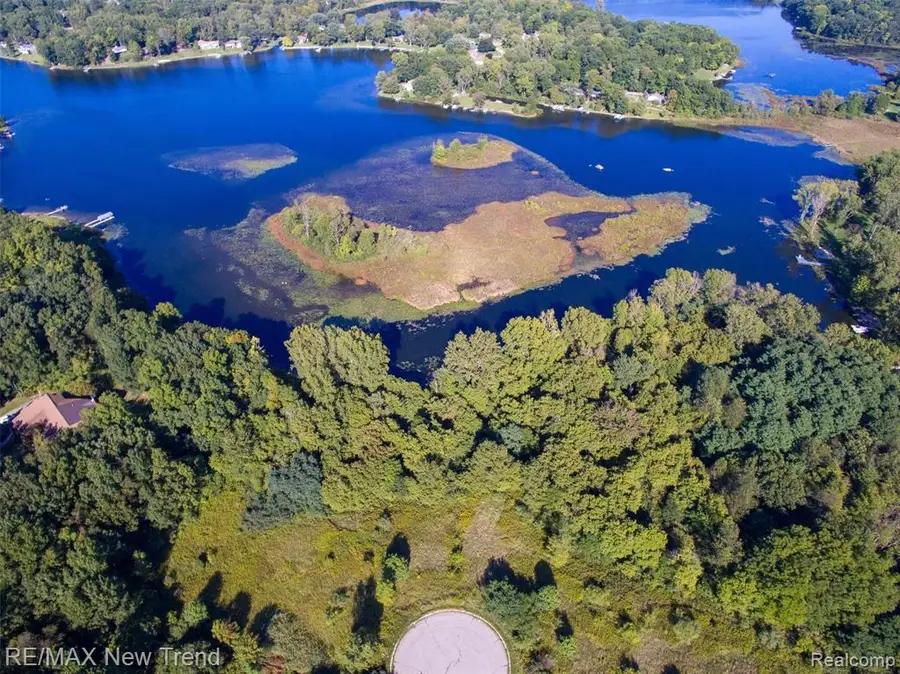 4681 Roya, Howell, MI  - Image #2