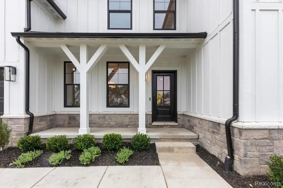 2500 Crystal Lake, Commerce Township, MI  - Image #2