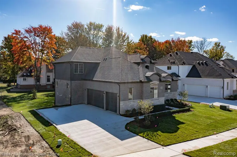 11948 Encore, Shelby Charter Township, MI 48315 - Image #2