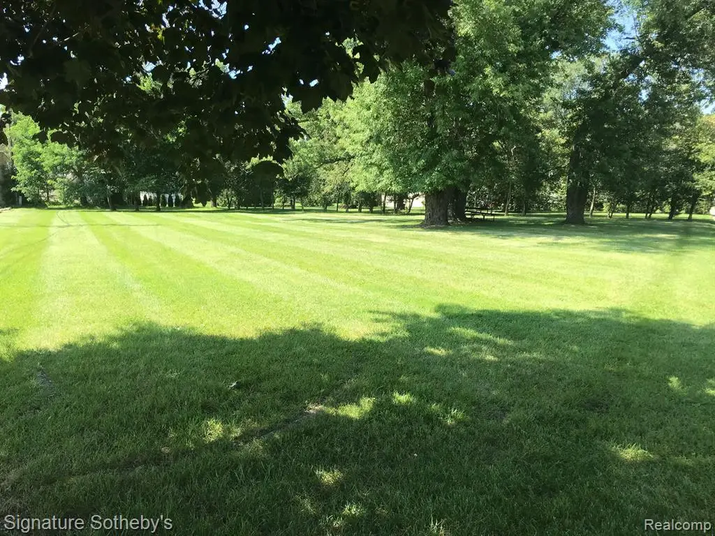 000 Lake Way, Farmington, MI 48335 - Image #1