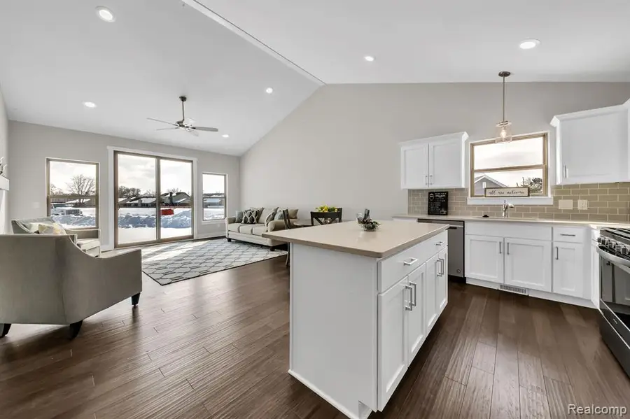 48341 Applegrove #Unit 11, New Baltimore, MI  - Image #3