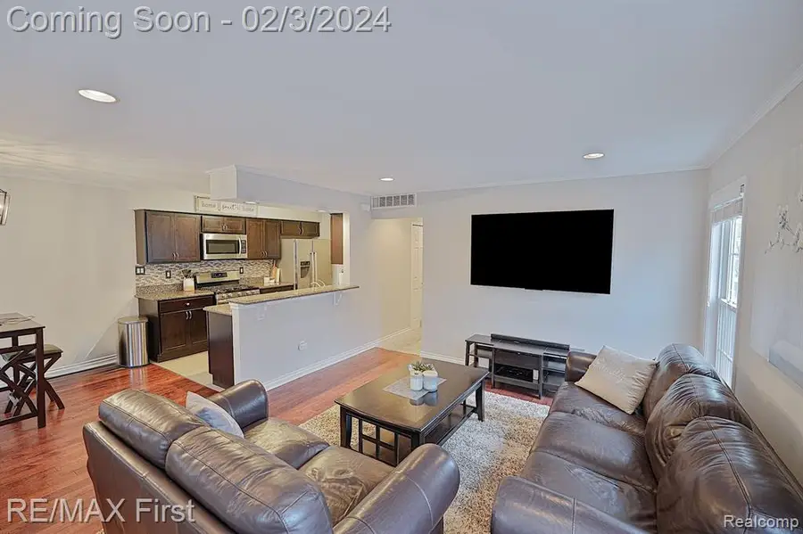 276 1st, Rochester, MI 48307 - #2