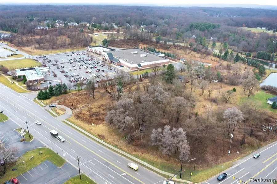 9765 Dixie Hwy, Clarkston, MI  - #2