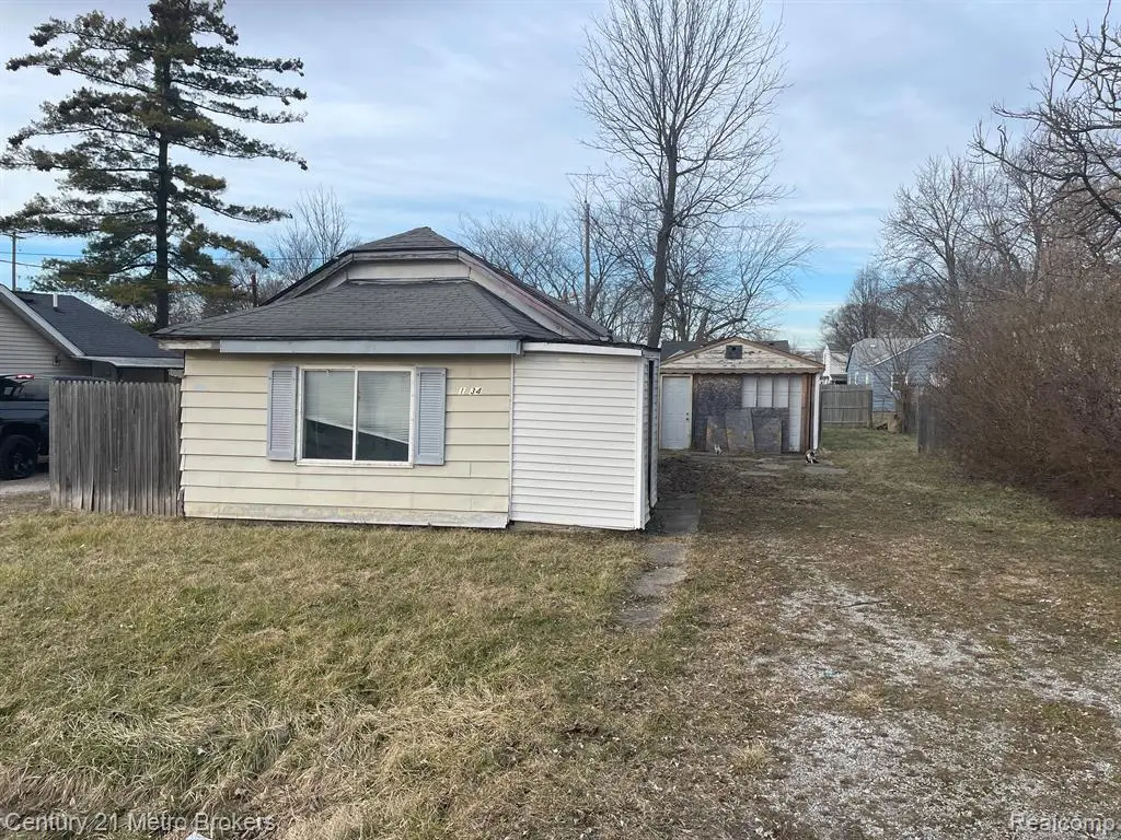1034 W Bergin, Flint, MI 48507 - #1