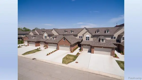 184 Marina Ct #76, Detroit, MI 