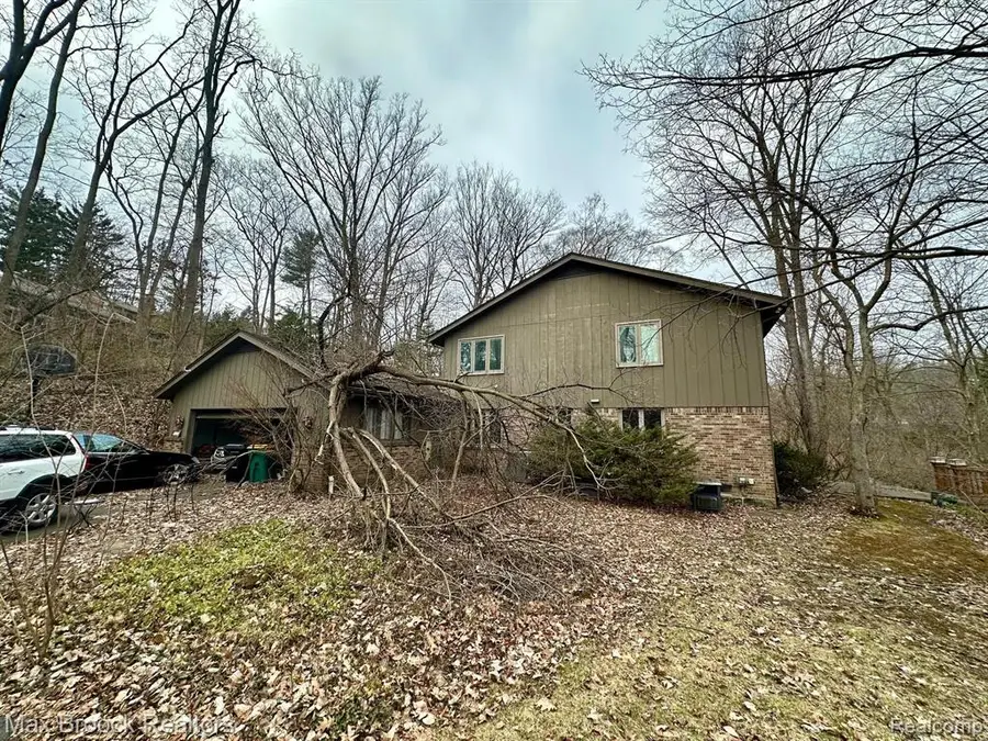 28405 Danvers, Farmington Hills, MI 48334 - #3