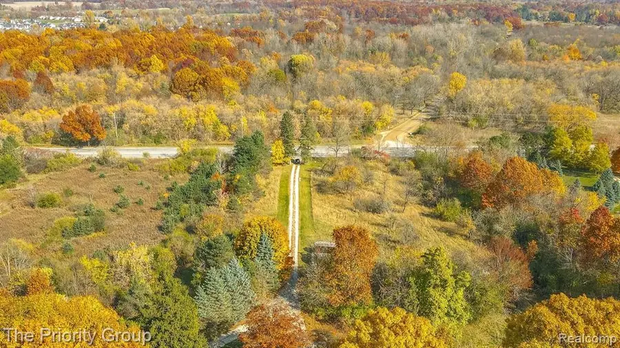 11620 Dixie, Holly, MI 48442 - Image #2