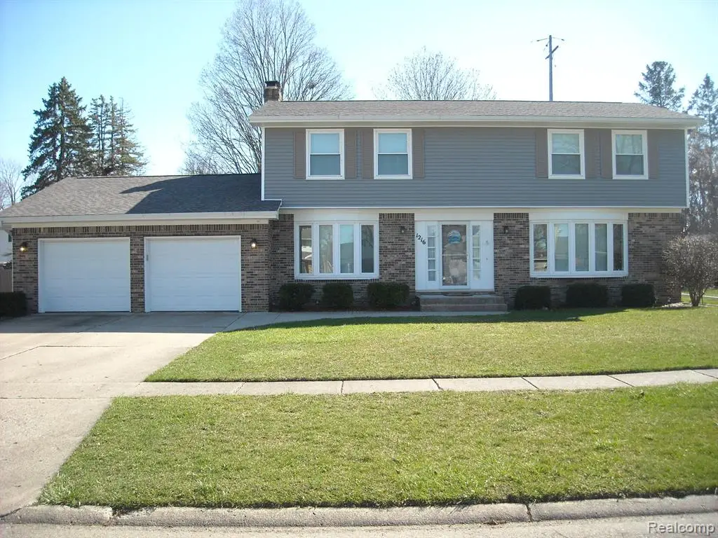 1216 Pleasantview, Flushing, MI  - Image #1
