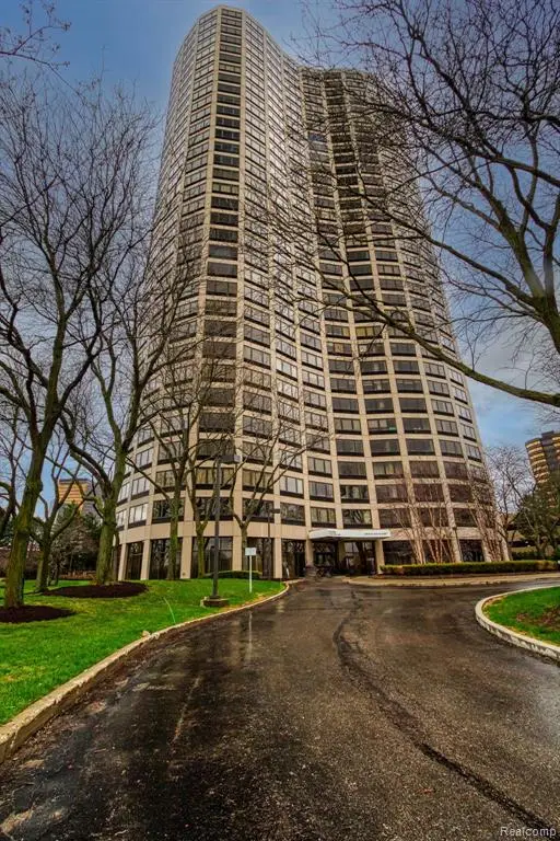 5000 Town #2205, Southfield, MI 48075 - #1