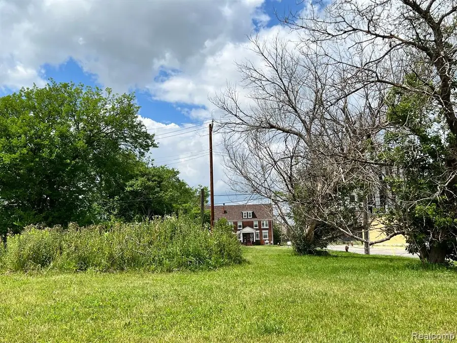 571 E Edsel Ford, Detroit, MI  - Image #2