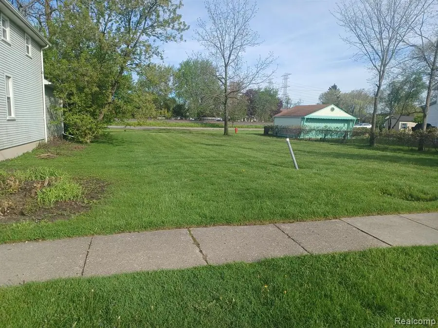 32338 Church, Rockwood, MI 48173 - #2